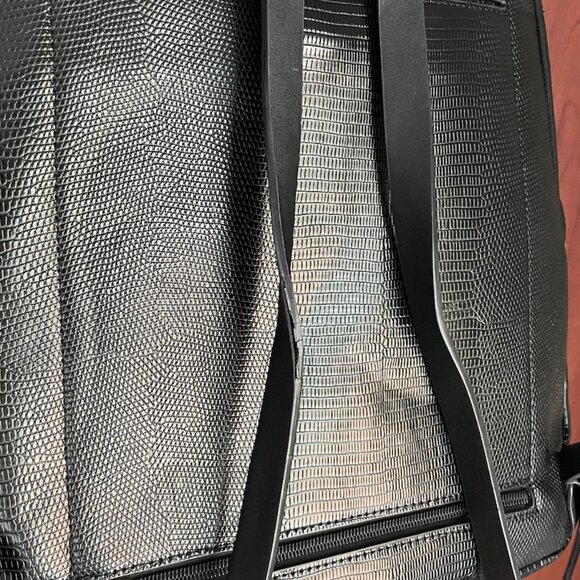 PARFOIS - Black FAUX Lizard Backpack - School/Traveling/Carry-on - Picture 7 of 7